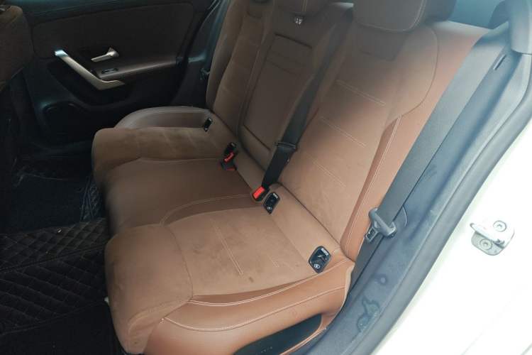 Used Mercedes-Benz A-Class 2024 Updated A 200 L Fashion Version Left Rear Seat