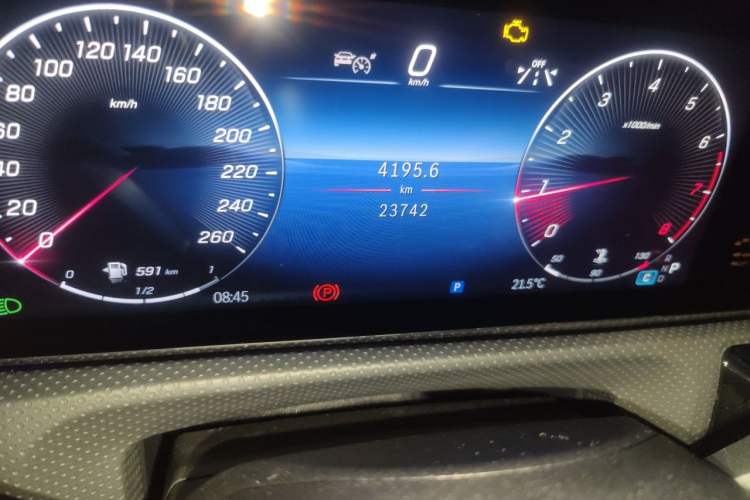 Used Mercedes-Benz A-Class 2024 Updated A 200 L Fashion Version Odometer Close Up
