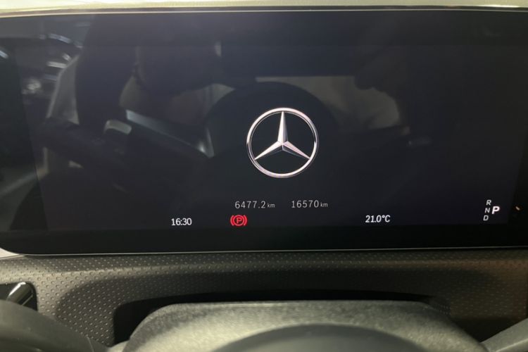 Used Mercedes-Benz A-Class 2024 Updated A 200 L Fashion Version Odometer Close Up