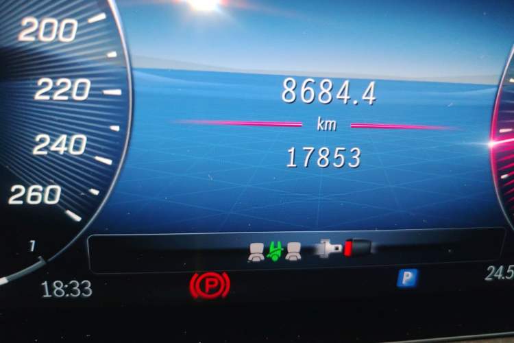 Used Mercedes-Benz A-Class 2024 Updated A 200 L Fashion Version Odometer Close Up
