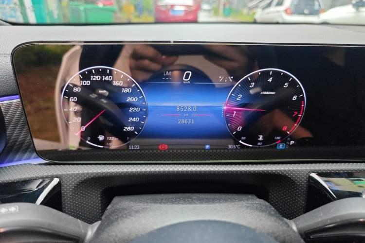 Used Mercedes-Benz A-Class 2024 Updated A 200 L Fashion Version Odometer Close Up