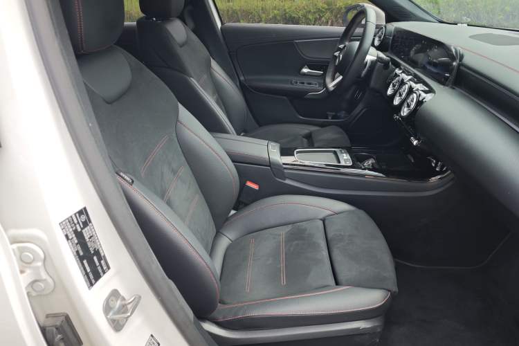 Used Mercedes-Benz A-Class 2024 Updated A 200 L Fashion Version Right Front Seat