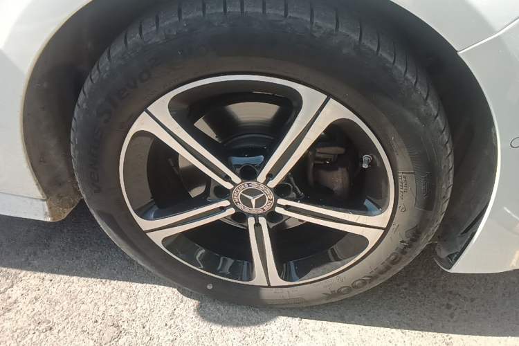 Used Mercedes-Benz A-Class 2024 Updated A 200 L Fashion Version Right Front Wheel Hub