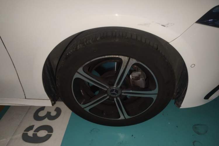 Used Mercedes-Benz A-Class 2024 Updated A 200 L Fashion Version Right Front Wheel Hub