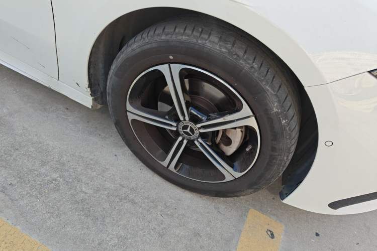 Used Mercedes-Benz A-Class 2024 A 200 L Fashion Model Right Front Wheel Hub