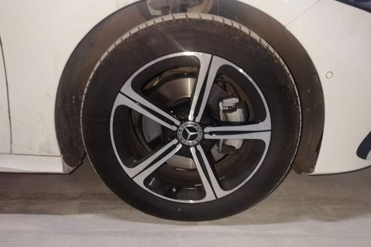Used Mercedes-Benz A-Class 2024 A 200 L Fashion Model Right Front Wheel Hub