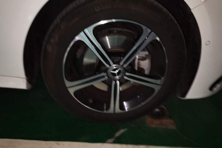 Used Mercedes-Benz A-Class 2024 Updated A 200 L Fashion Version Right Front Wheel Hub