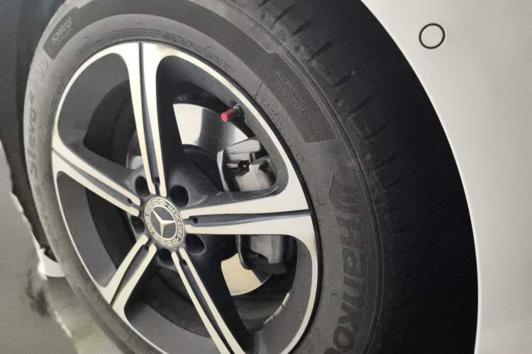 Used Mercedes-Benz A-Class 2024 Updated A 200 L Fashion Version Right Front Wheel Hub