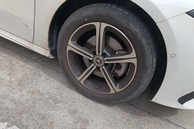 Used Mercedes-Benz A-Class 2024 Updated A 200 L Fashion Version Right Front Wheel Hub