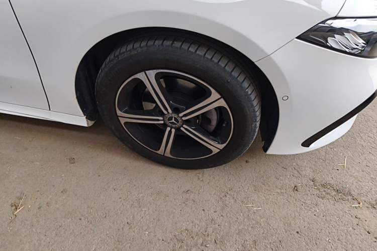Used Mercedes-Benz A-Class 2024 A 200 L Fashion Model Right Front Wheel Hub