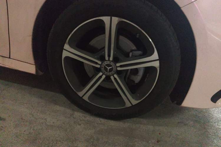 Used Mercedes-Benz A-Class 2024 A 200 L Fashion Model Right Front Wheel Hub