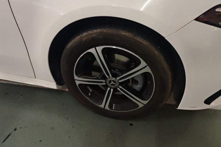 Used Mercedes-Benz A-Class 2024 Updated A 200 L Fashion Version Right Front Wheel Hub