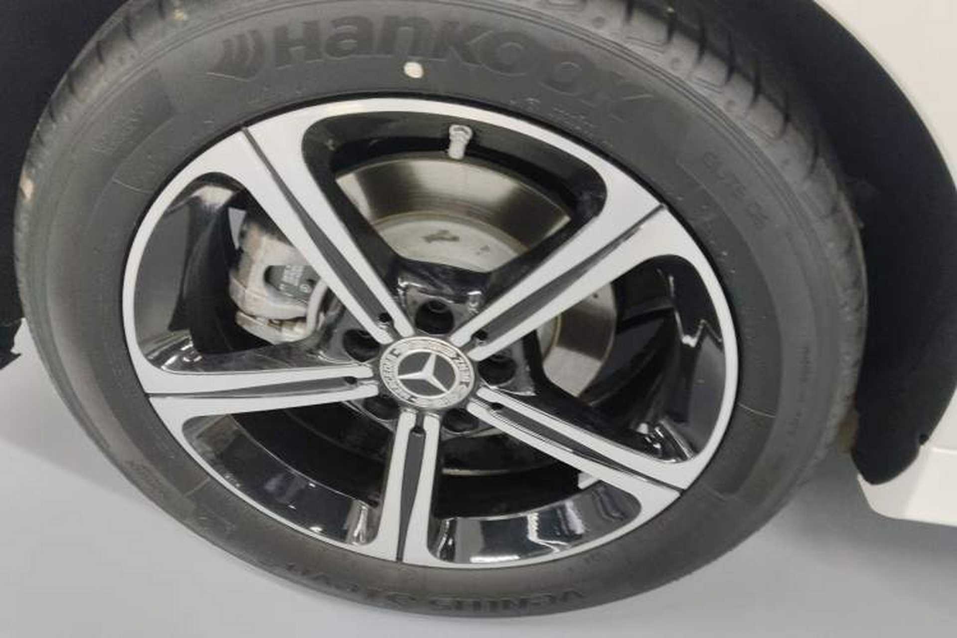 Used Mercedes-Benz A-Class 2024 Updated A 200 L Fashion Version Right Rear Wheel Hub