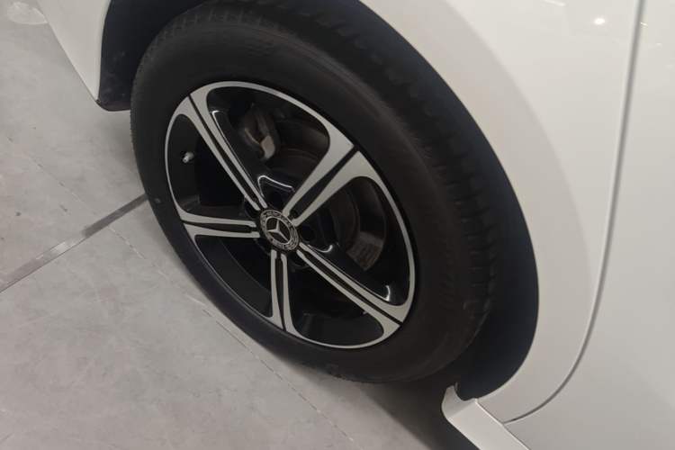 Used Mercedes-Benz A-Class 2024 A 200 L Fashion Model Right Rear Wheel Hub