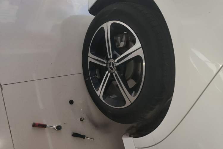 Used Mercedes-Benz A-Class 2024 Updated A 200 L Fashion Version Right Rear Wheel Hub