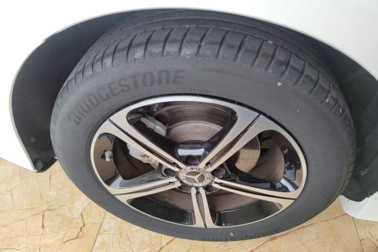 Used Mercedes-Benz A-Class 2024 Updated A 200 L Fashion Version Right Rear Wheel Hub