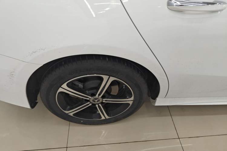 Used Mercedes-Benz A-Class 2024 Updated A 200 L Fashion Version Right Rear Wheel Hub