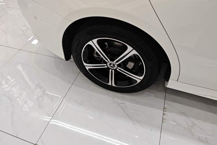 Used Mercedes-Benz A-Class 2024 A 200 L Fashion Model Right Rear Wheel Hub