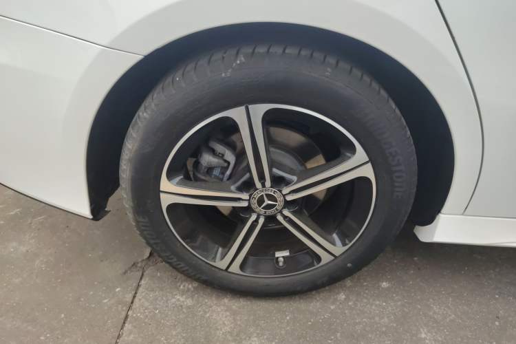 Used Mercedes-Benz A-Class 2024 A 200 L Fashion Model Right Rear Wheel Hub