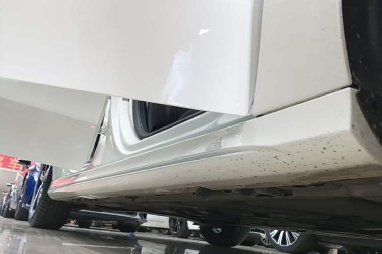 Used Mercedes-Benz A-Class 2024 A 200 L Fashion Model Right Side Sill