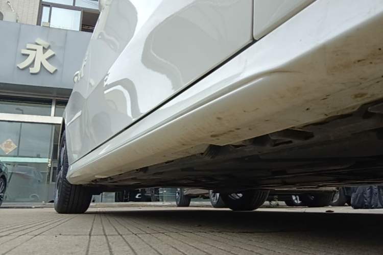 Used Mercedes-Benz A-Class 2024 Updated A 200 L Fashion Version Right Side Sill
