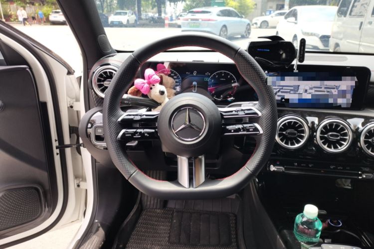 Used Mercedes-Benz A-Class 2024 Updated A 200 L Fashion Version Steering Wheel