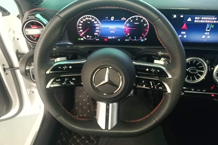 Used Mercedes-Benz A-Class 2024 Updated A 200 L Fashion Version Steering Wheel