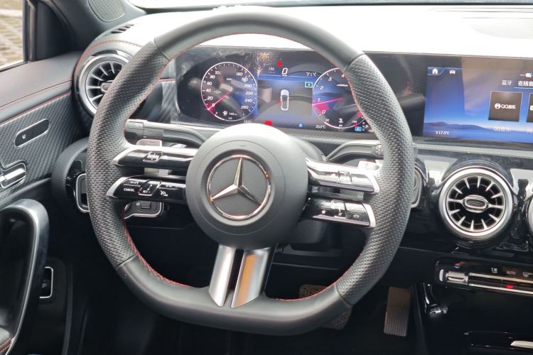 Used Mercedes-Benz A-Class 2024 Updated A 200 L Fashion Version Steering Wheel