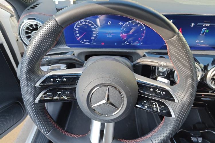 Used Mercedes-Benz A-Class 2024 A 200 L Fashion Model Steering Wheel