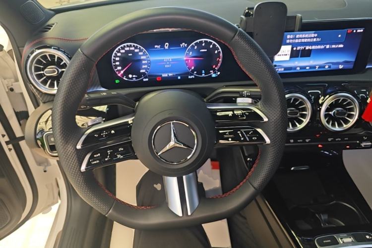 Used Mercedes-Benz A-Class 2024 Updated A 200 L Fashion Version Steering Wheel