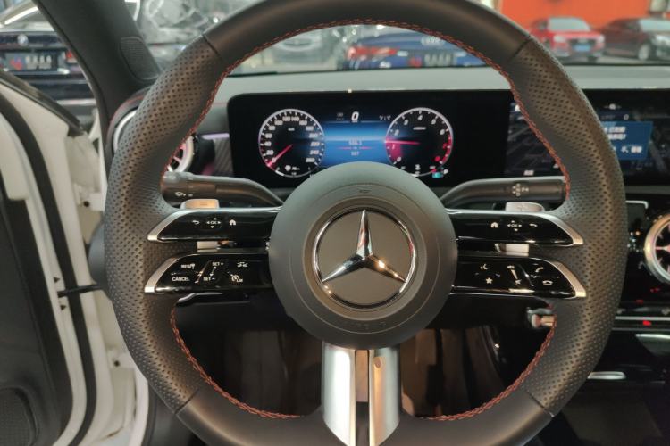 Used Mercedes-Benz A-Class 2024 Updated A 200 L Fashion Version Steering Wheel