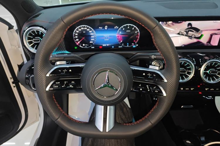 Used Mercedes-Benz A-Class 2024 A 200 L Fashion Model Steering Wheel