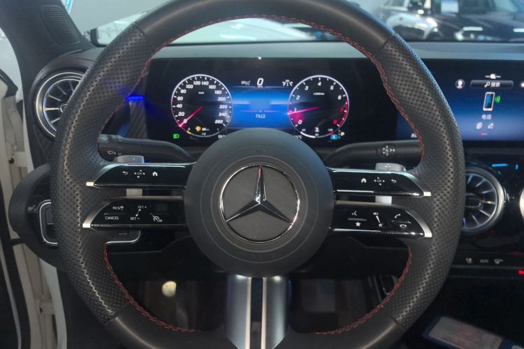 Used Mercedes-Benz A-Class 2024 Updated A 200 L Fashion Version Steering Wheel