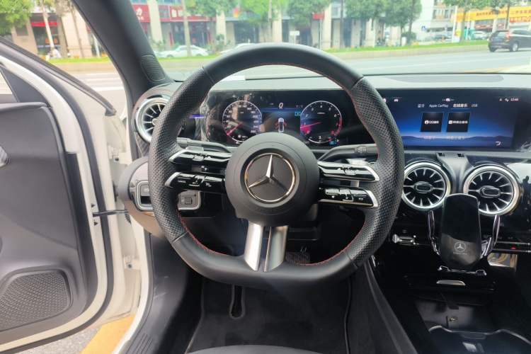 Used Mercedes-Benz A-Class 2024 Updated A 200 L Fashion Version Steering Wheel