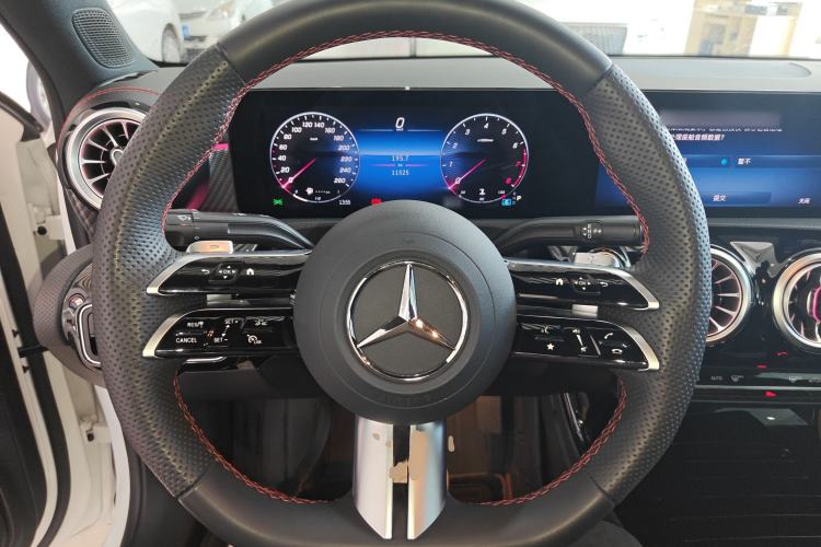 Used Mercedes-Benz A-Class 2024 Updated A 200 L Fashion Version Steering Wheel