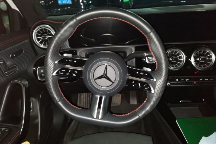 Used Mercedes-Benz A-Class 2024 Updated A 200 L Fashion Version Steering Wheel