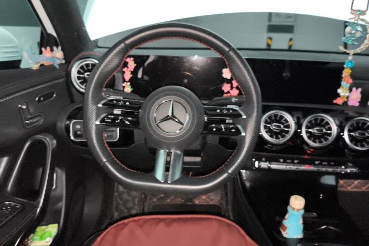 Used Mercedes-Benz A-Class 2024 Updated A 200 L Fashion Version Steering Wheel