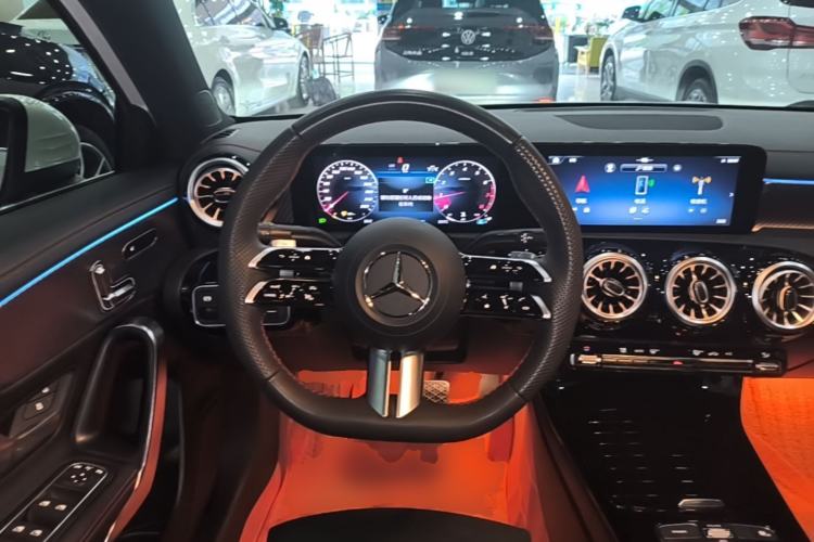Used Mercedes-Benz A-Class 2024 Updated A 200 L Fashion Version Steering Wheel