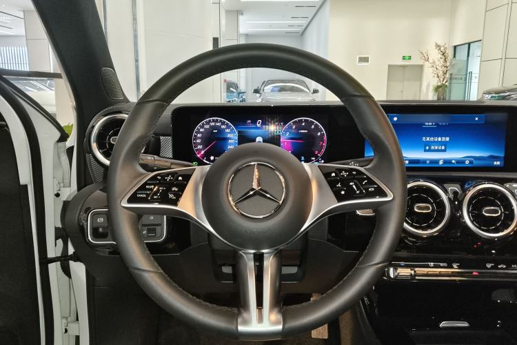 Used Mercedes-Benz A-Class 2024 Updated A 180 L Steering Wheel