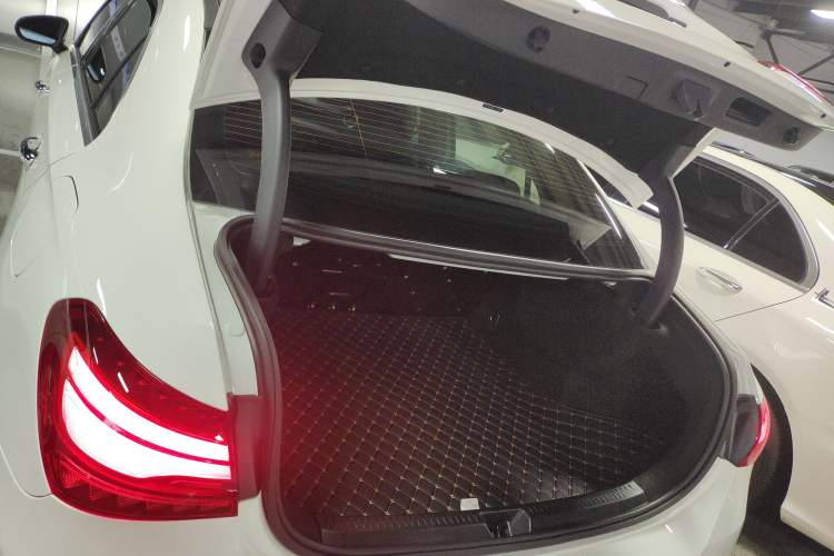 Used Mercedes-Benz A-Class 2024 Updated A 200 L Fashion Version Trunk