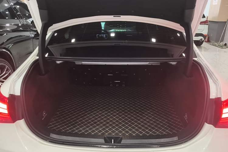 Used Mercedes-Benz A-Class 2024 Updated A 200 L Fashion Version Trunk