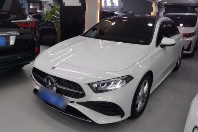 Ojetý Mercedes-Benz A-Class 2024 Updated A 180 L