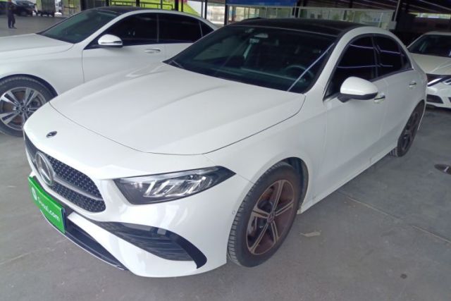 Mercedes-Benz A-Class 2024 Updated A 200 L Fashion Version usado