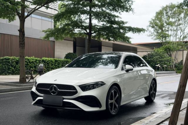 Używany Mercedes-Benz A-Class 2024 A 200 L Fashion Model