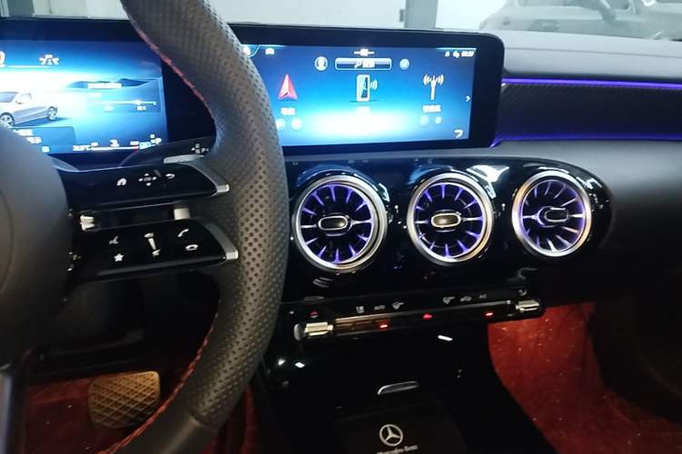 Used Mercedes-Benz A-Class 2025 A 200 L Fashion Model Audio And AC Panel