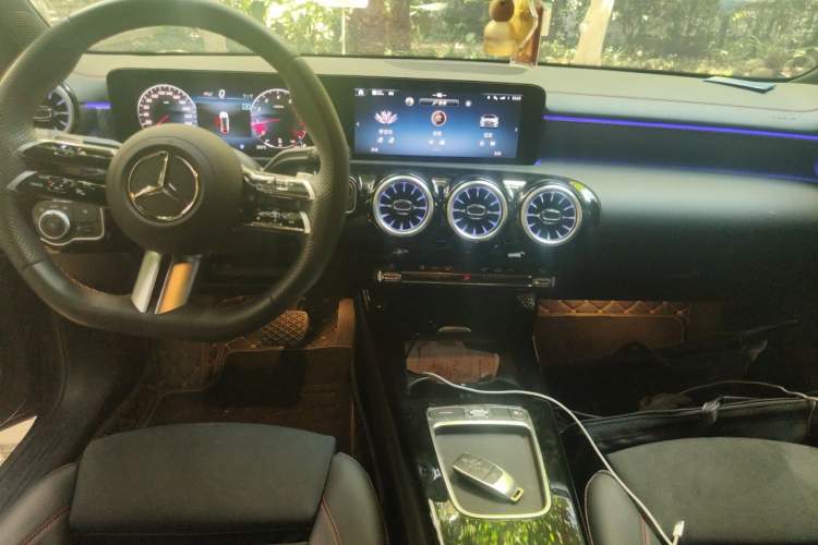 Used Mercedes-Benz A-Class 2025 A 200 L Fashion Model Center Console