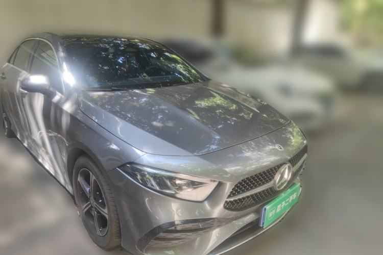 Used Mercedes-Benz A-Class 2025 A 200 L Fashion Model Front Right 45 Deg