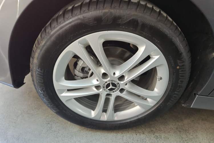 Used Mercedes-Benz A-Class 2025 A 180 L Right Rear Wheel Hub
