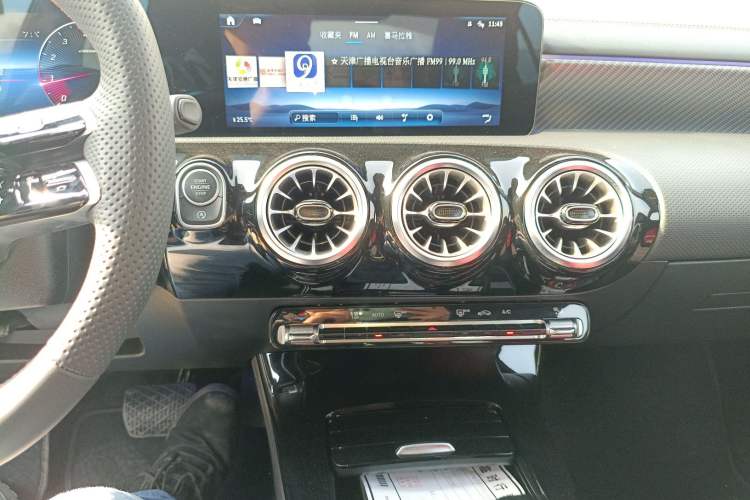 Used Mercedes-Benz A-Class 2025 A 200 L Fashion Model Audio And AC Panel