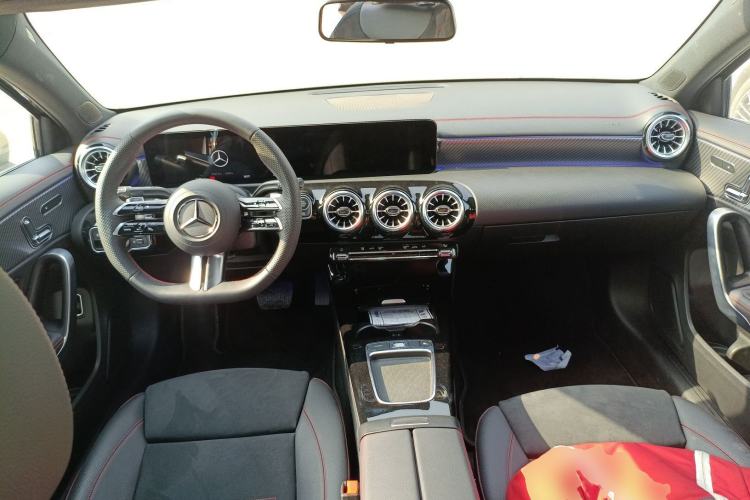 Used Mercedes-Benz A-Class 2025 A 200 L Fashion Model Center Console